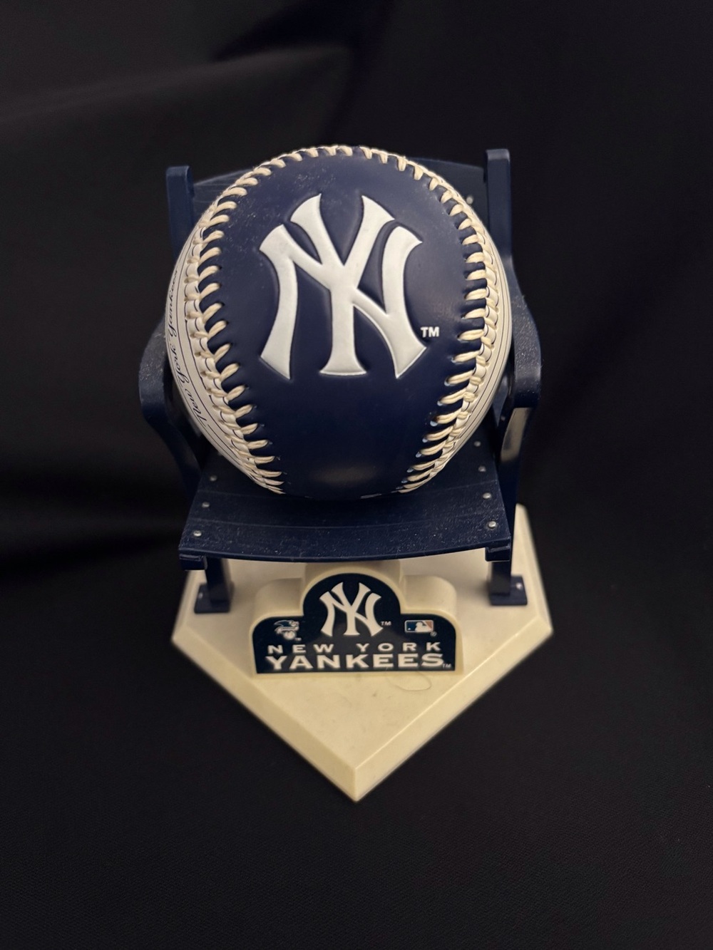 New York Yankees Collectible Baseball + Stadium Seat Stand